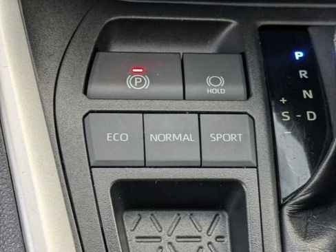 Used 2022 Toyota RAV4 XLE w/ Convenience Package image 15