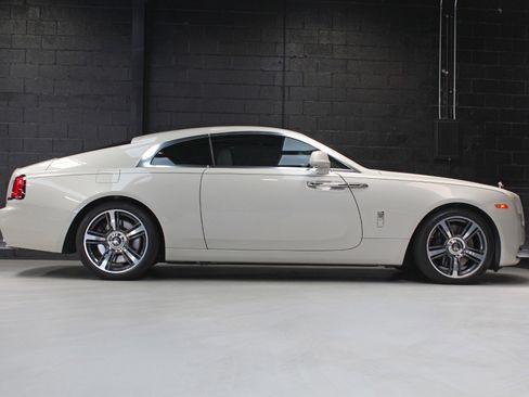 Used 2014 Rolls-Royce Wraith RWD image 21