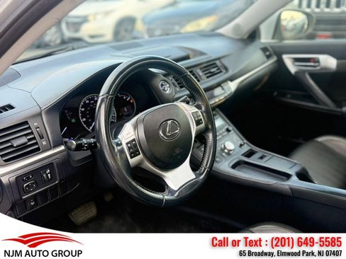 Used 2012 Lexus CT 200h Premium w/ Premium Audio Pkg FWD image 22