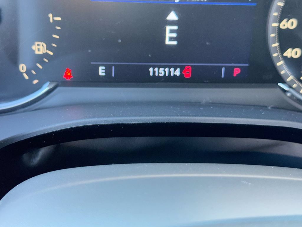Used 2020 Cadillac XT6 Premium Luxury FWD image 21