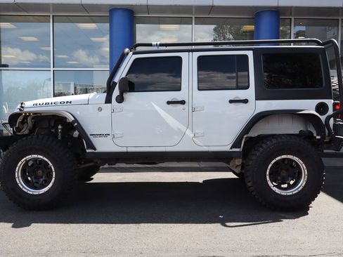 Used 2014 Jeep Wrangler Unlimited Rubicon w/ Connectivity Group AWD/4WD image 2