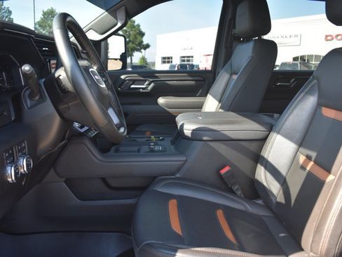Used 2025 GMC Sierra 2500 AT4 AWD/4WD image 18