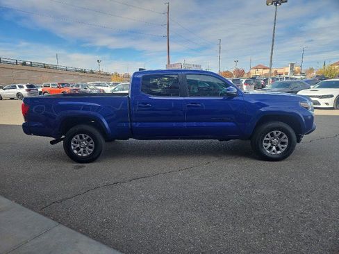 Used 2022 Toyota Tacoma SR5 w/ Technology Package image 6