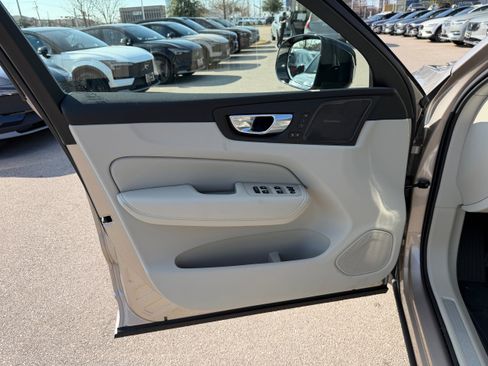 New 2026 Volvo XC60 B5 Ultra w/ Protection Package Premier image 17