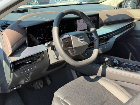 Certified 2025 Nissan Murano Platinum w/ Cargo Package image 10