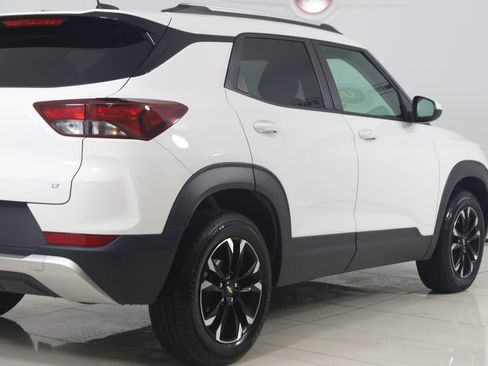 Used 2023 Chevrolet TrailBlazer LT AWD/4WD image 39