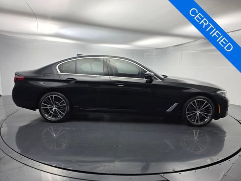Certified 2023 BMW 530i w/ Premium Package RWD image 3