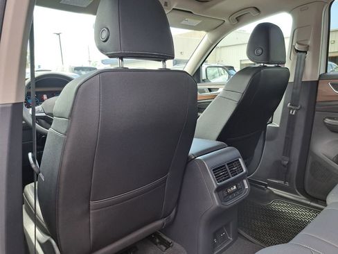 New 2026 Volkswagen Atlas SE FWD image 22