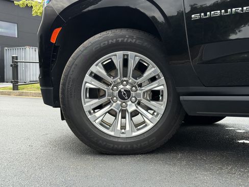 Used 2022 Chevrolet Suburban High Country AWD/4WD image 12
