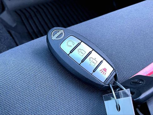 Used 2024 Nissan Frontier SV w/ SV Convenience Package image 14