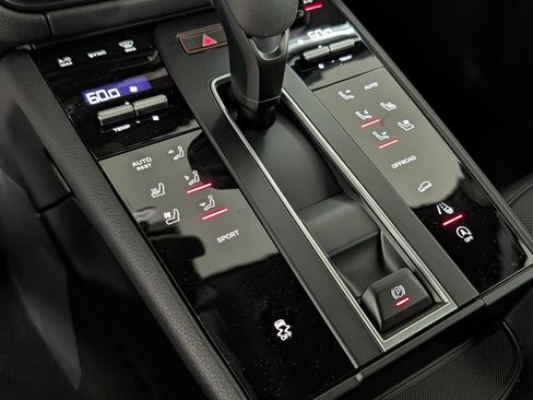 New 2026 Porsche Macan AWD/4WD image 34