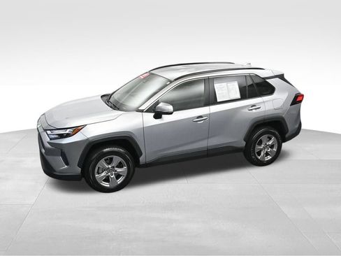 Used 2025 Toyota RAV4 XLE FWD image 33