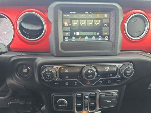 Used 2021 Jeep Gladiator Rubicon w/ Safety Group image 27