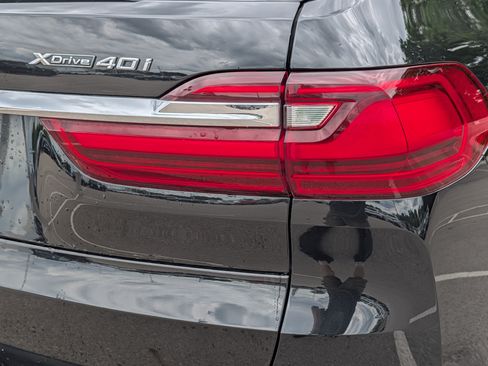 Used 2020 BMW X7 xDrive40i w/ Premium Package AWD/4WD image 17