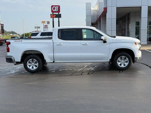 Used 2025 Chevrolet Silverado 1500 LT image 2