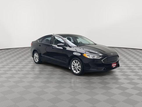 Used 2019 Ford Fusion SE image 29