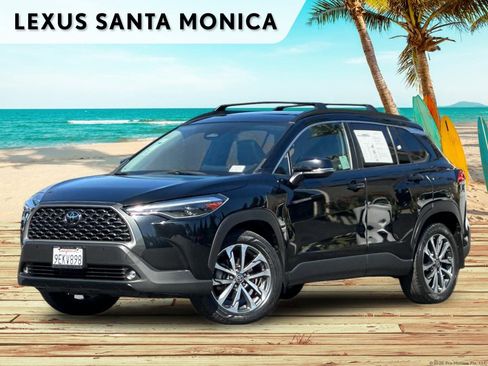 Used 2023 Toyota Corolla Cross XLE w/ Convenience Package AWD/4WD image 1