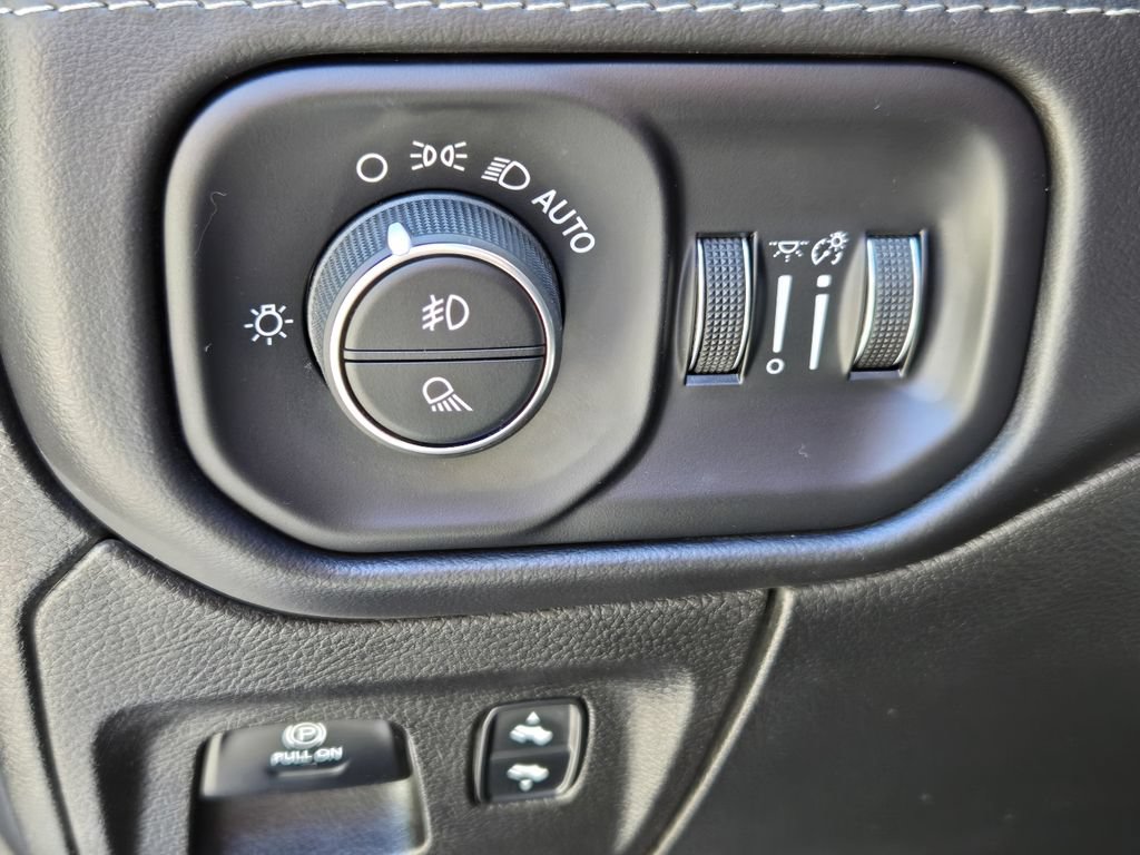 Used 2022 RAM 1500 Limited AWD/4WD image 20