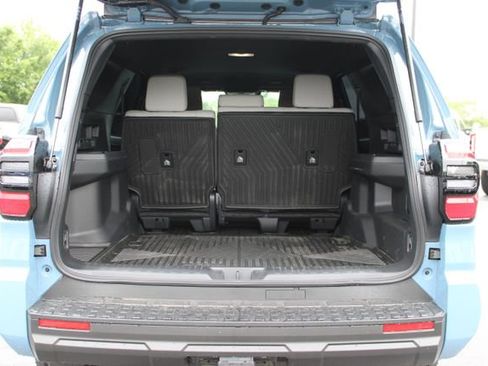 Used 2025 Toyota 4Runner SR5 AWD/4WD image 16