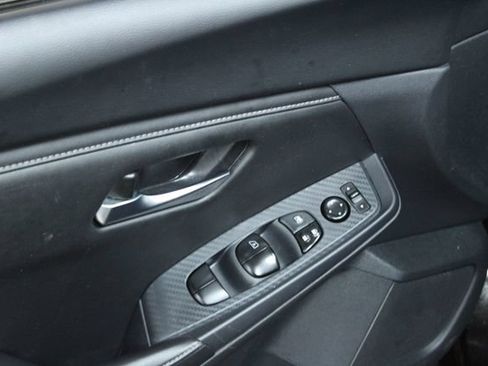 Used 2024 Nissan Sentra SV FWD image 13