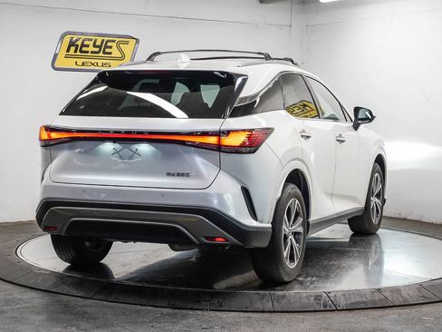 Used 2024 Lexus RX 350 Premium w/ Accessory Package (Z1) FWD image 4