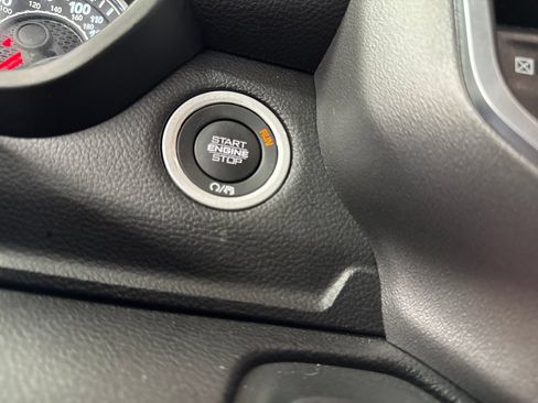 Used 2025 RAM 1500 Big Horn AWD/4WD image 40