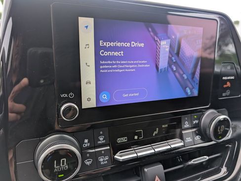 Used 2023 Toyota Highlander LE FWD image 24