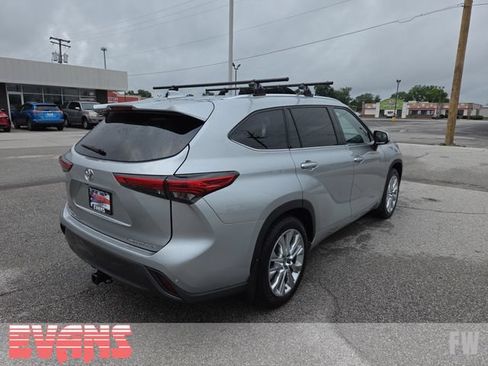 Used 2021 Toyota Highlander Limited AWD/4WD image 32