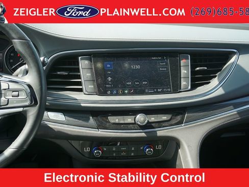 Used 2024 Buick Enclave Essence w/ Experience Buick Package AWD/4WD image 16