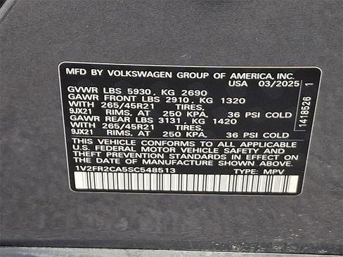 Certified 2025 Volkswagen Atlas SEL Premium R-Line image 28