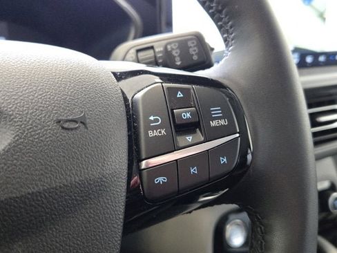 Used 2023 Ford Escape SE image 28