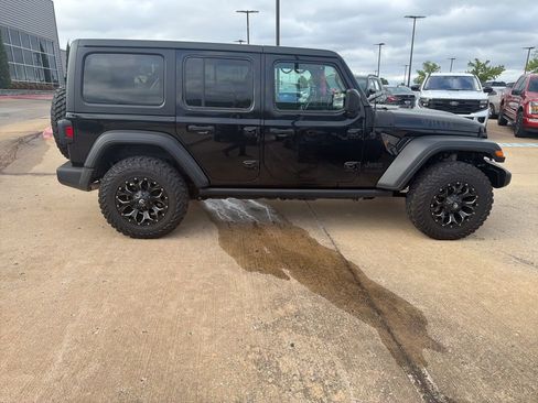 Used 2021 Jeep Wrangler Unlimited Sport AWD/4WD image 10