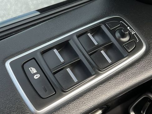 Used 2020 Jaguar F-PACE R-Sport AWD/4WD image 8