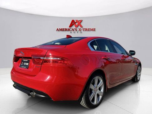 Used 2019 Jaguar XE Premium image 5