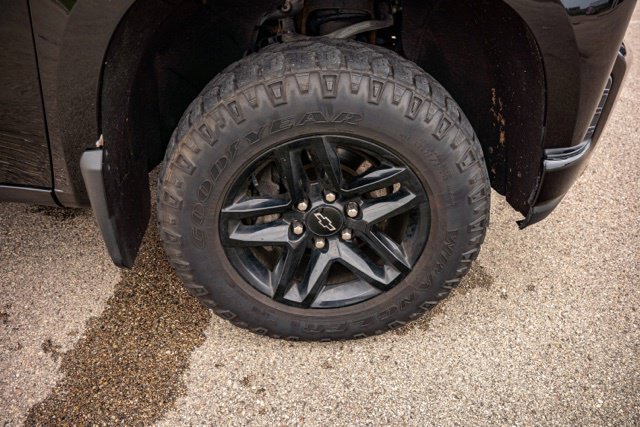 Used 2019 Chevrolet Silverado 1500 LT Trail Boss AWD/4WD image 9