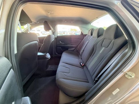 Used 2023 Hyundai Elantra SEL w/ Cargo Package FWD image 15