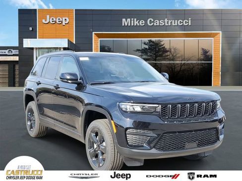 New 2025 Jeep Grand Cherokee Altitude image 1