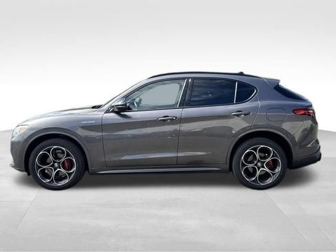 Used 2022 Alfa Romeo Stelvio Veloce AWD/4WD image 4