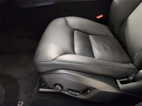 Used 2025 Volvo XC60 B5 Core image 25