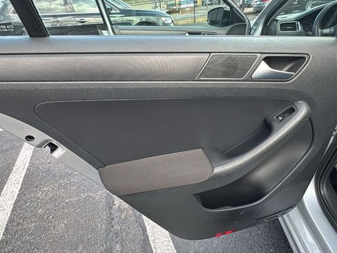 Used 2012 Volkswagen Jetta 2.0L S image 12