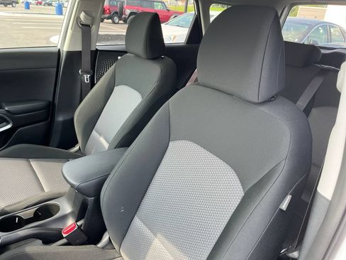 Used 2025 Kia Soul LX FWD image 12