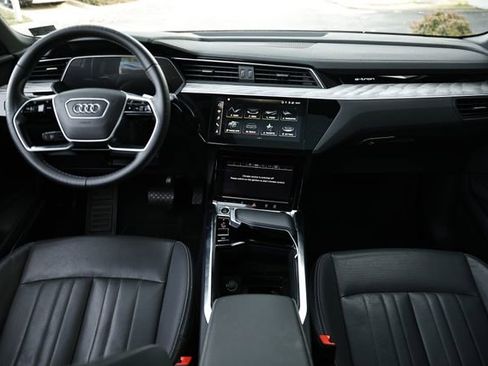Used 2022 Audi e-tron Premium Plus image 27