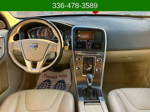 Used 2016 Volvo XC60 T5 Premier image 12