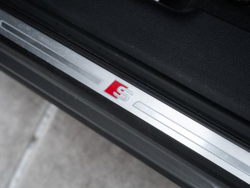 Certified 2025 Audi Q3 2.0T Premium w/ Convenience Package image 20