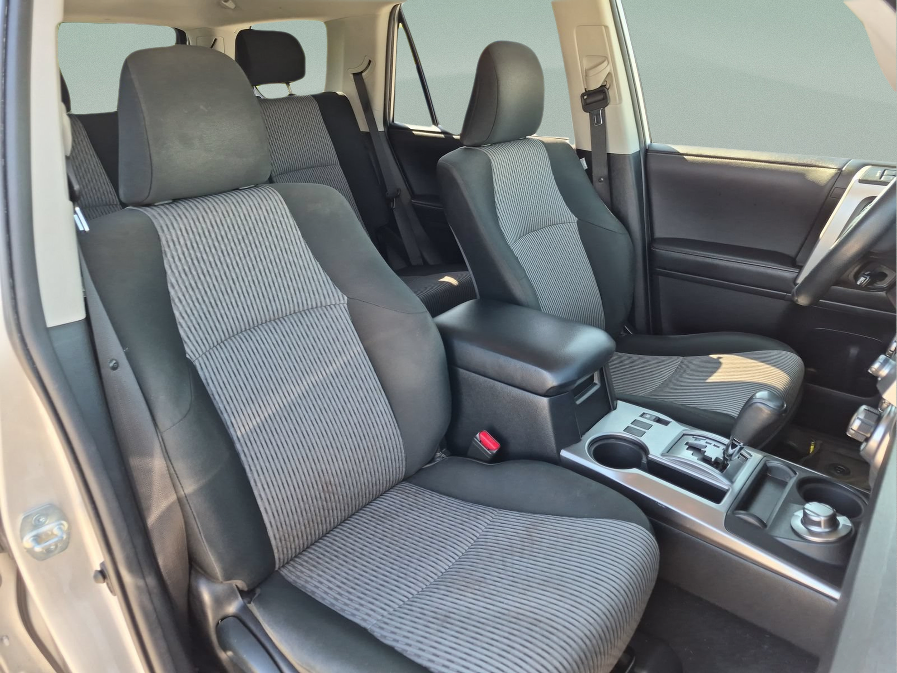 Used 2021 Toyota 4Runner SR5 AWD/4WD image 18