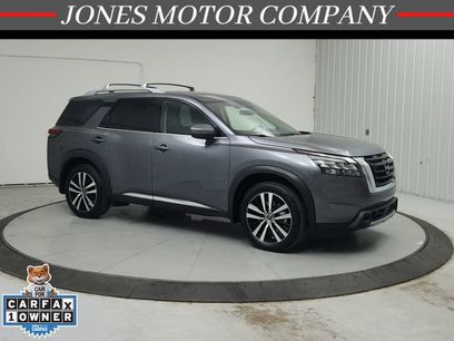 Used 2025 Nissan Pathfinder Platinum w/ Cargo Package