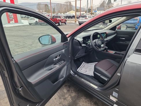 New 2026 Nissan Kicks SR image 10