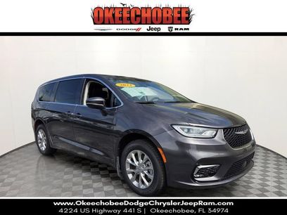 Used 2023 Chrysler Pacifica Touring-L