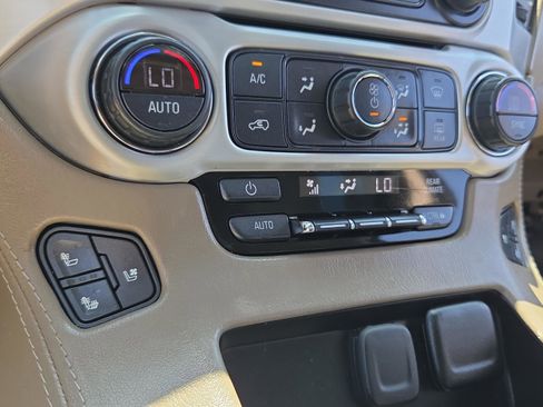 Used 2020 GMC Yukon XL SLT w/ Premium Edition image 22