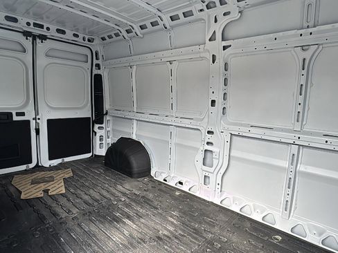 Used 2025 RAM ProMaster 2500 w/ Convenience Group image 26